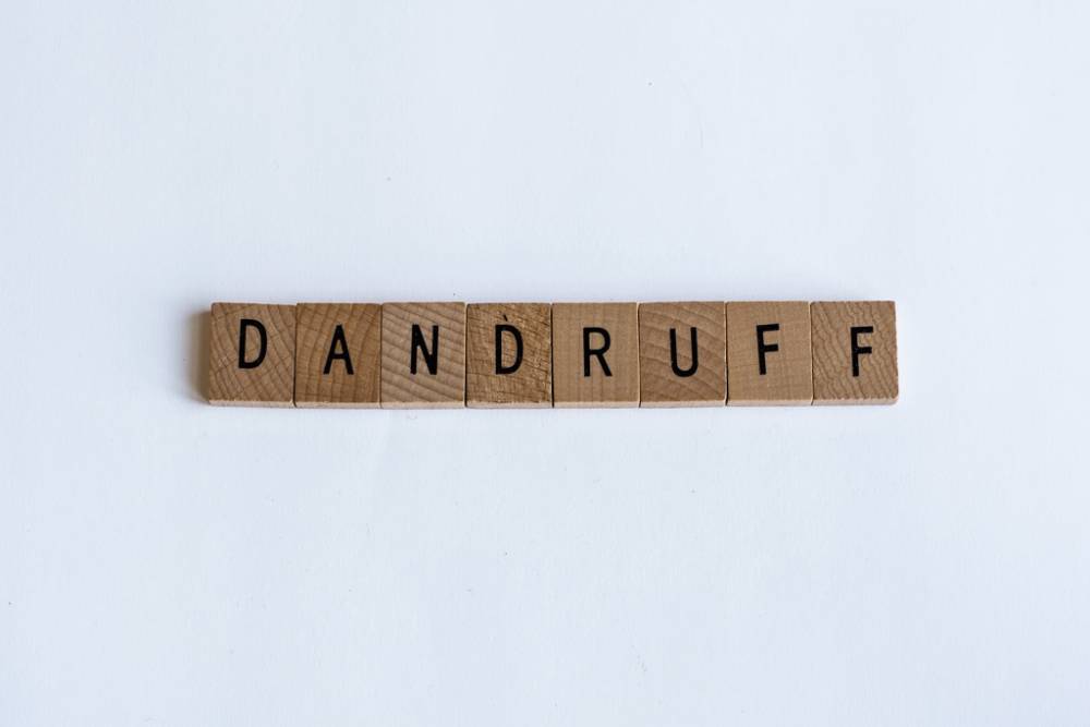 9 Easy Home Remedies To Get Rid Of Dandruff Naturally